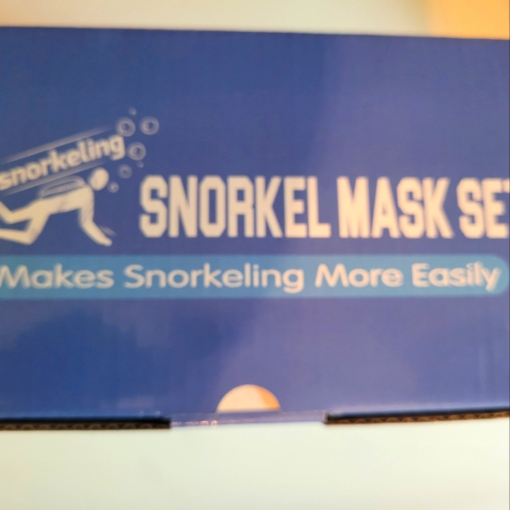 Snorkel Mask - Picture 2 of 3